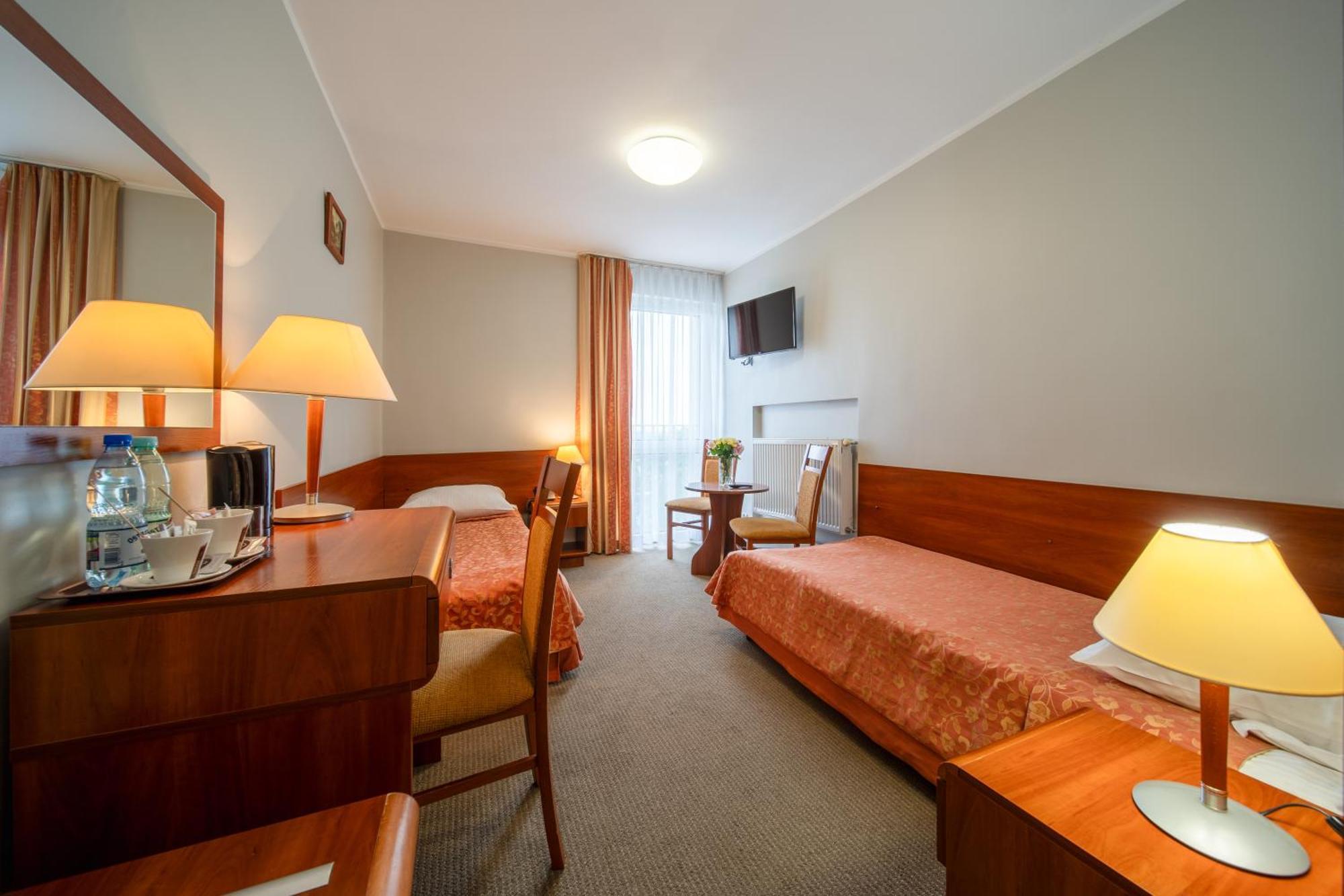 Hotel Gromada Ломжа Экстерьер фото