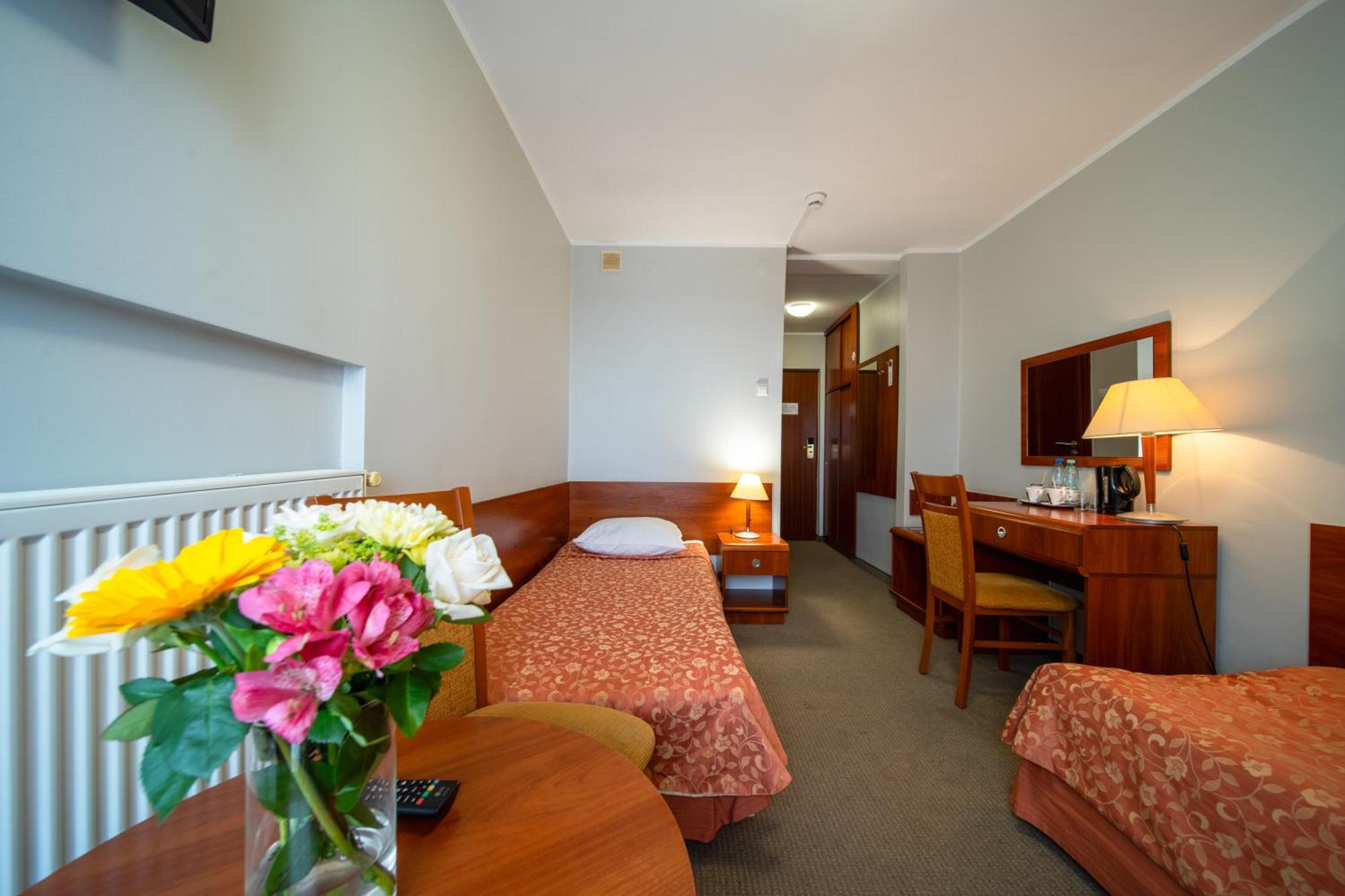 Hotel Gromada Ломжа Экстерьер фото
