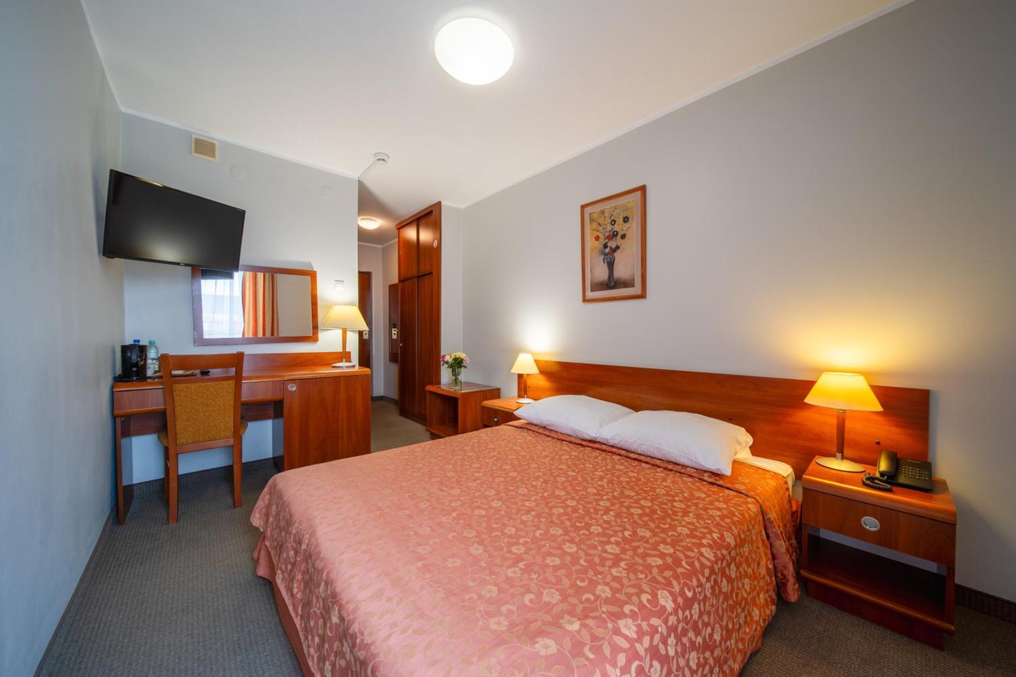 Hotel Gromada Ломжа Экстерьер фото