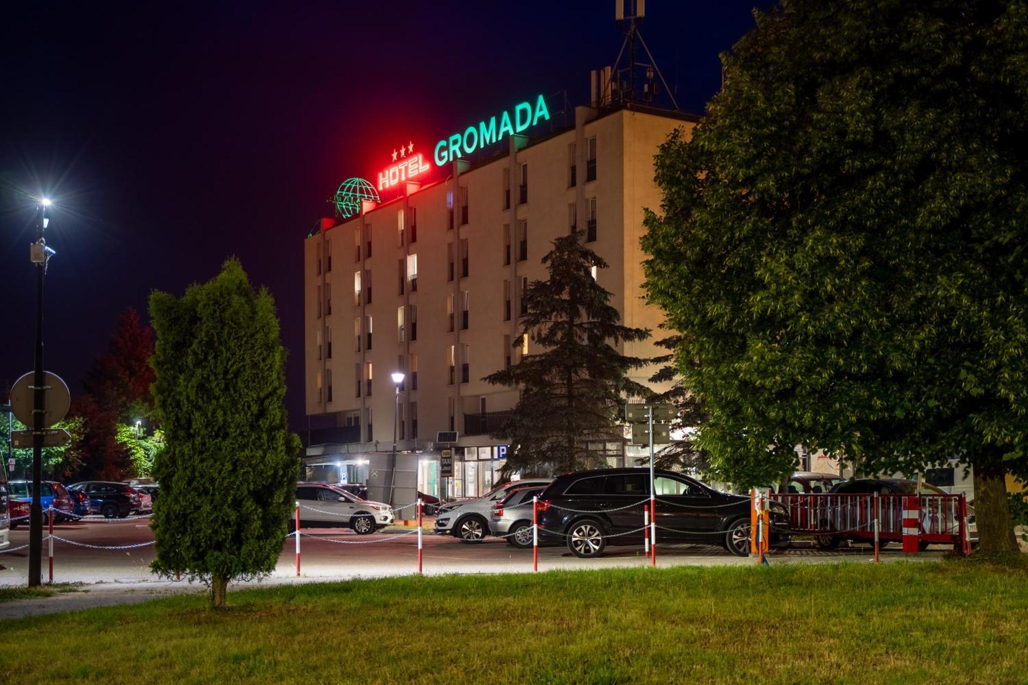Hotel Gromada Ломжа Экстерьер фото