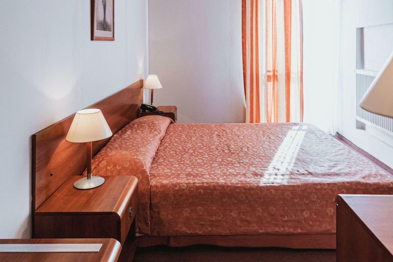 Hotel Gromada Ломжа Экстерьер фото