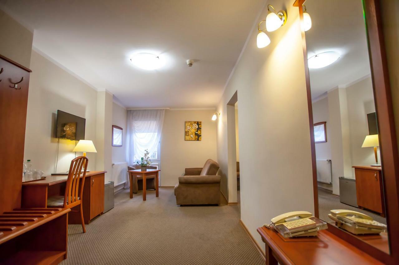 Hotel Gromada Ломжа Экстерьер фото