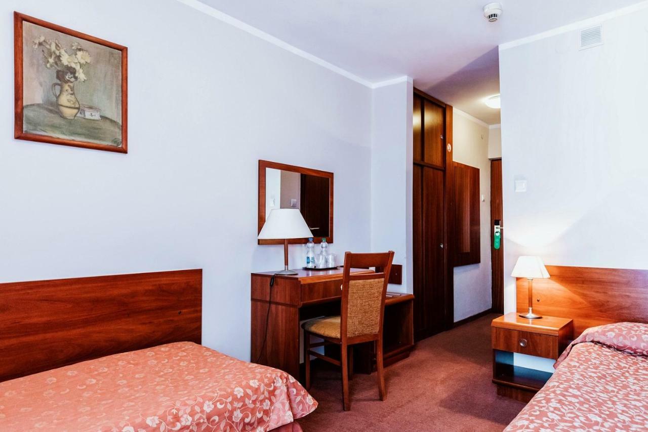 Hotel Gromada Ломжа Экстерьер фото